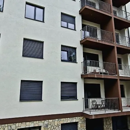 아파트 2 즐라티보